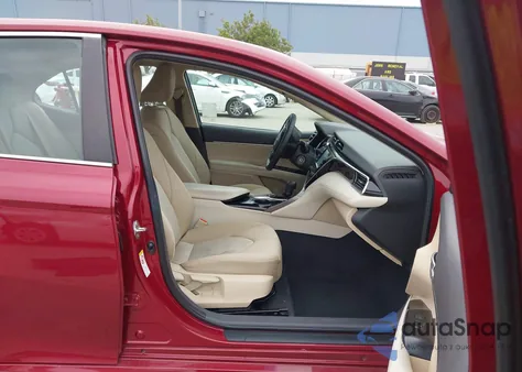 2018 Toyota Camry Le from USA, damaged, VIN 4T1B11HK0JU557191